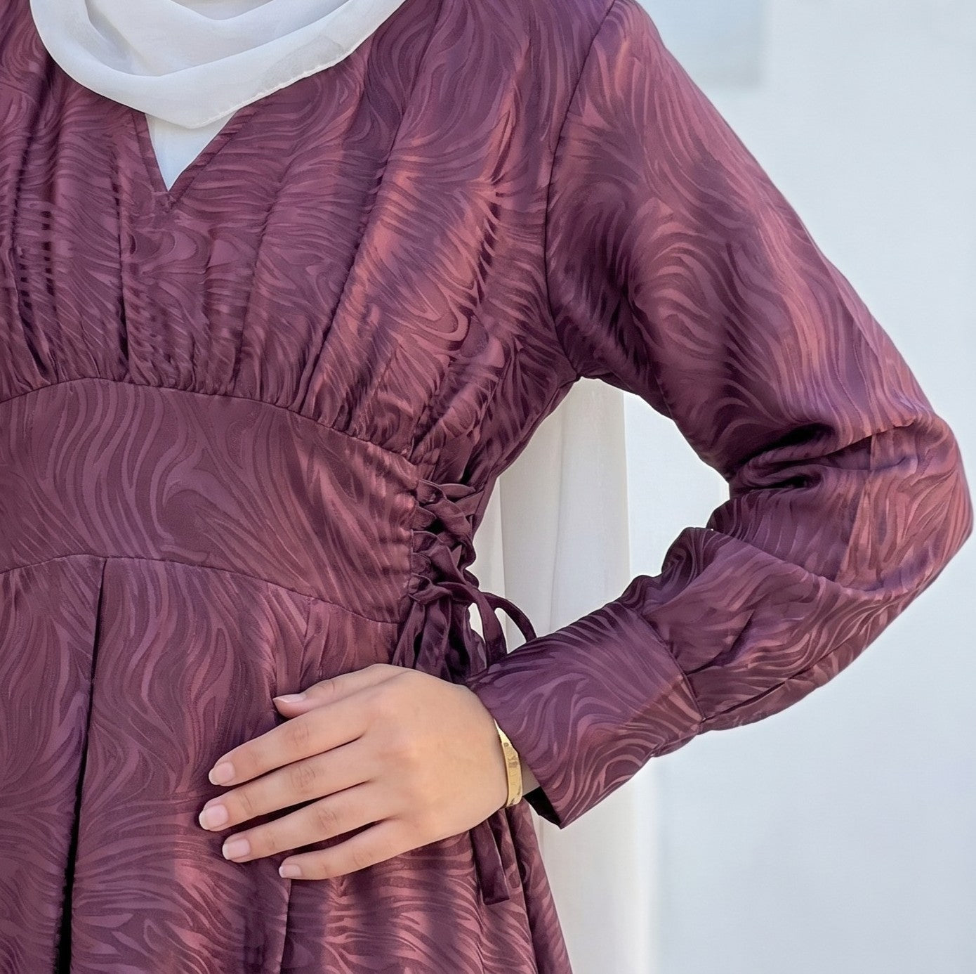Satin Wrap Dress full view | عرض كامل لـفستان ساتان لف – view 8 | لقطة 8