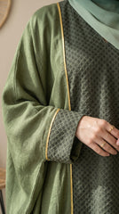 Linen Guipure Abaya with Gold Trim full view | عرض كامل لـعباية كتان وجوبير بحواف ذهبية – view 2 | لقطة 2