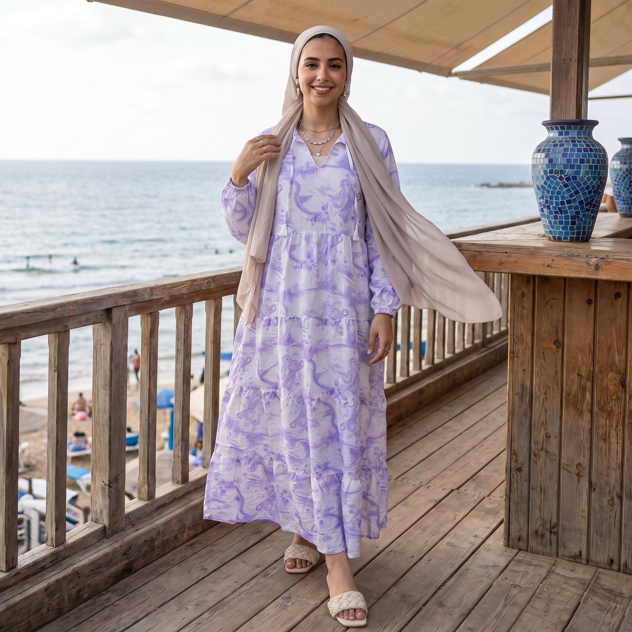 Model wearing Crinkle Linen Maxi Dress | عارضة ترتدي فستان ماكسي كتان مجعد – view 2 | لقطة 2