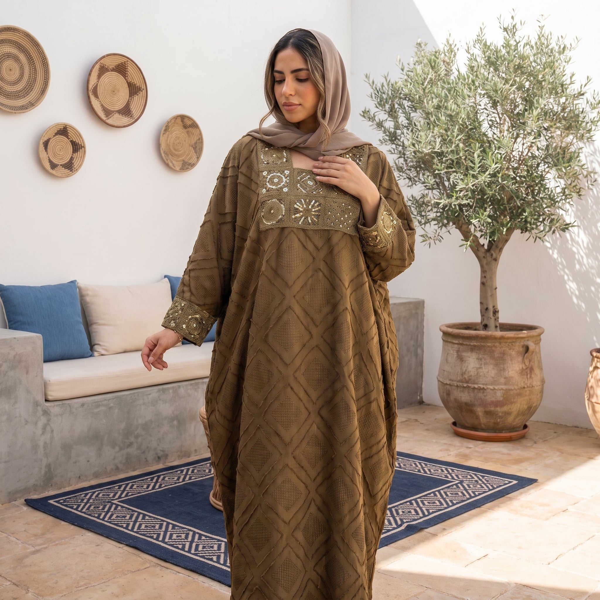 Model wearing Shiny Linen Embroidered Abaya | عارضة ترتدي عباية كتان لامع مطرزة – view 6 | لقطة 6