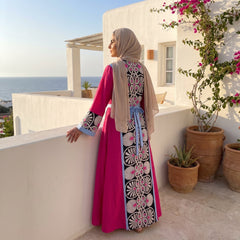 Model wearing Royal X Linen Printed Abaya | عارضة ترتدي عباية كتان رويال X مطبوعة – view 2 | لقطة 2