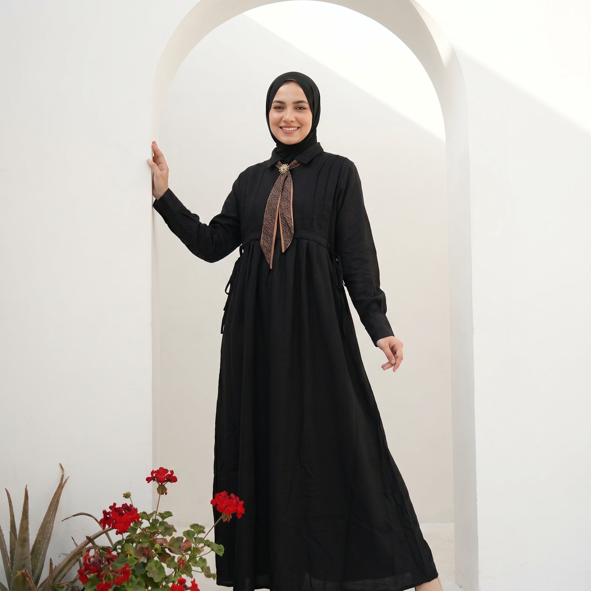 Linen Tie-Neck Dress full view | عرض كامل لـفستان كتان برباط رقبة – view 7 | لقطة 7