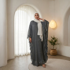 Flowy Chiffon Abaya full view | عرض كامل لـعباية شيفون انسيابية – view 8 | لقطة 8