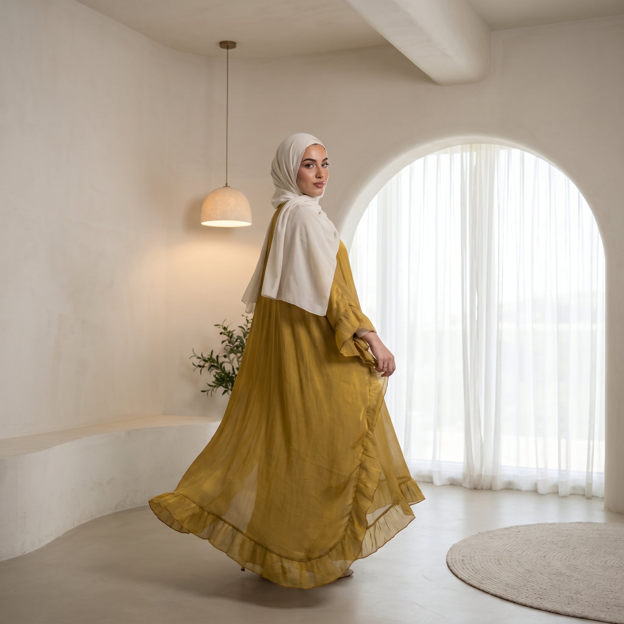 Flowy Chiffon Abaya full view | عرض كامل لـعباية شيفون انسيابية – view 7 | لقطة 7