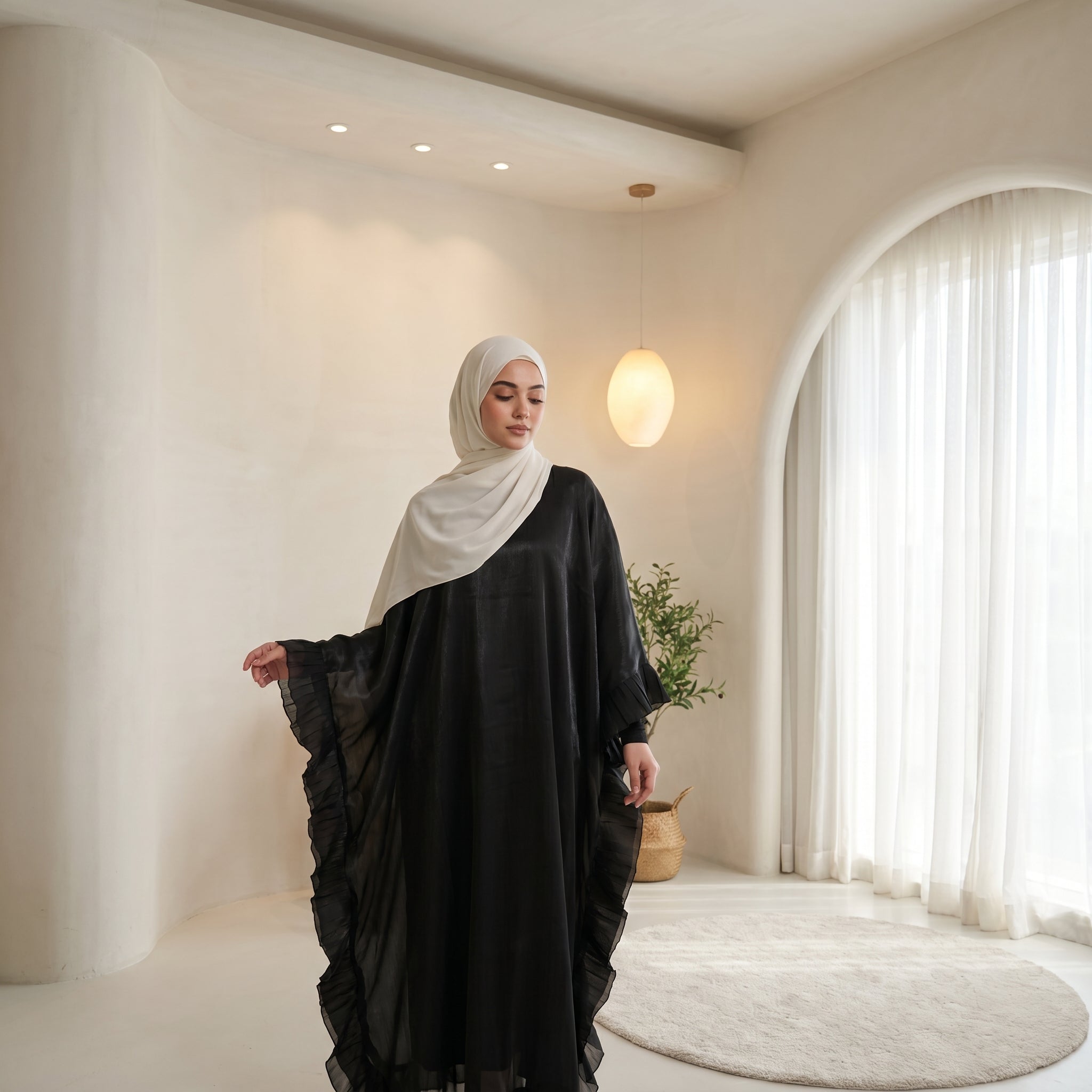Flowy Chiffon Abaya full view | عرض كامل لـعباية شيفون انسيابية – view 4 | لقطة 4
