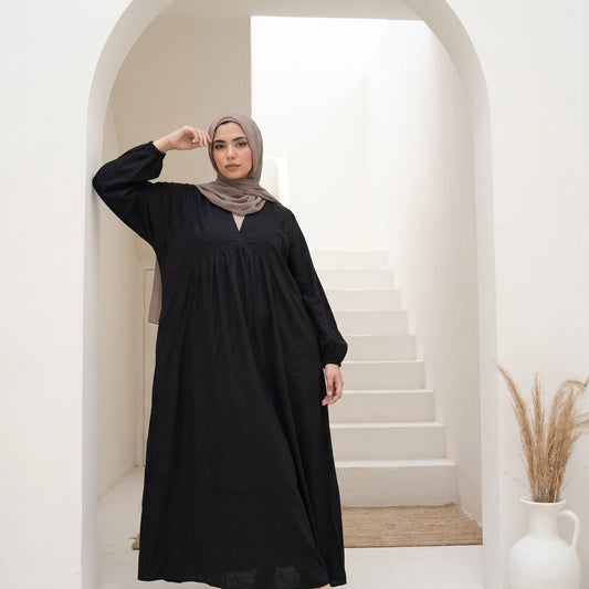 Cotton V-Neck Modest Dress full view | عرض كامل لـفستان قطن محتشم بفتحة V – view 2 | لقطة 2