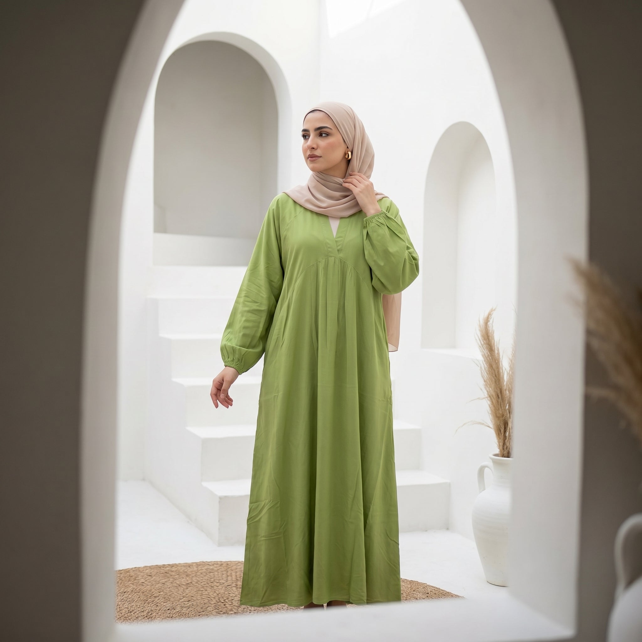 Cotton V-Neck Modest Dress full view | عرض كامل لـفستان قطن محتشم بفتحة V – view 6 | لقطة 6