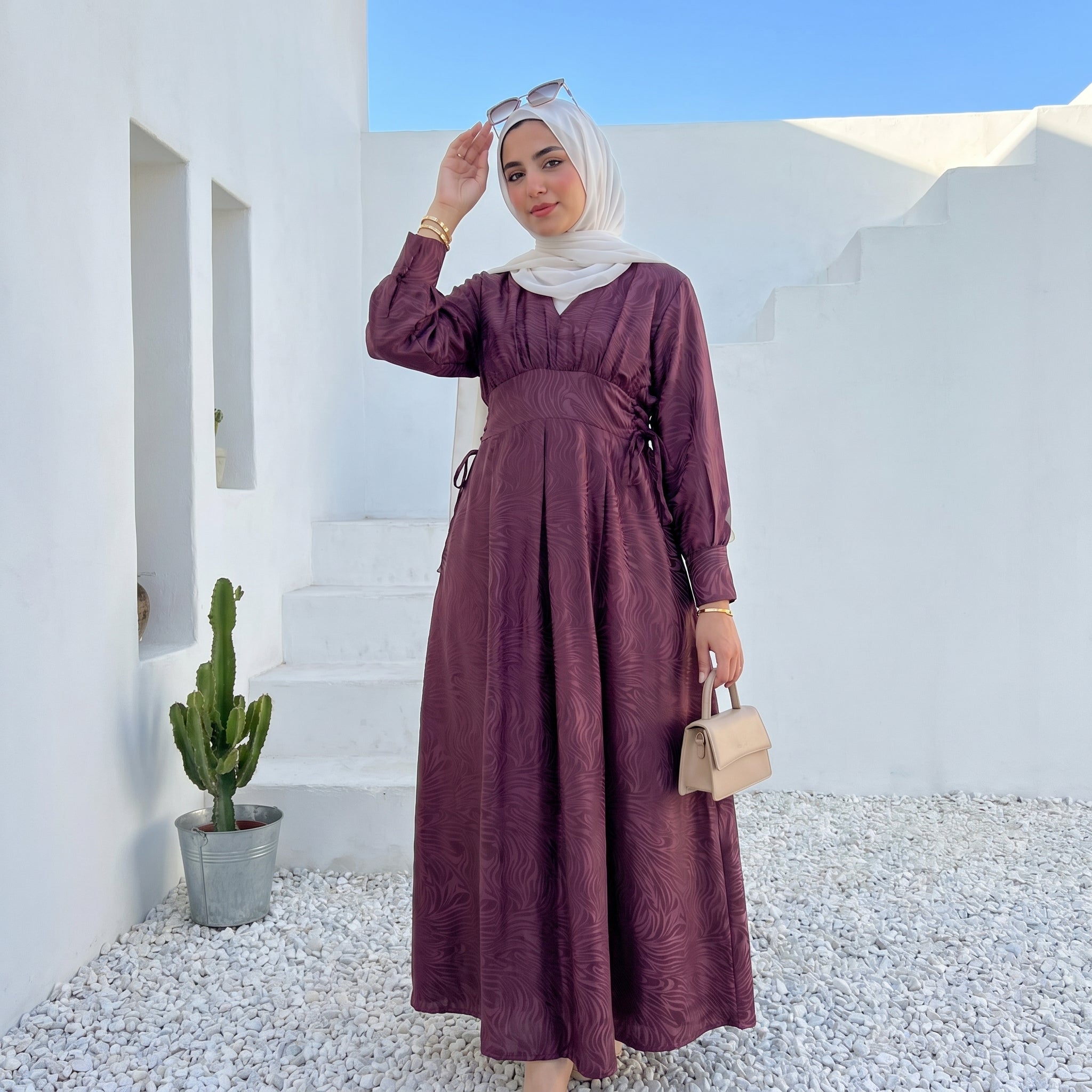 Satin Wrap Dress full view | عرض كامل لـفستان ساتان لف – view 4 | لقطة 4
