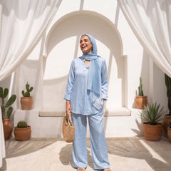 Shimmering Linen Two-Piece Suit full view | عرض كامل لـطقم كتان لامع قطعتان – view 3 | لقطة 3