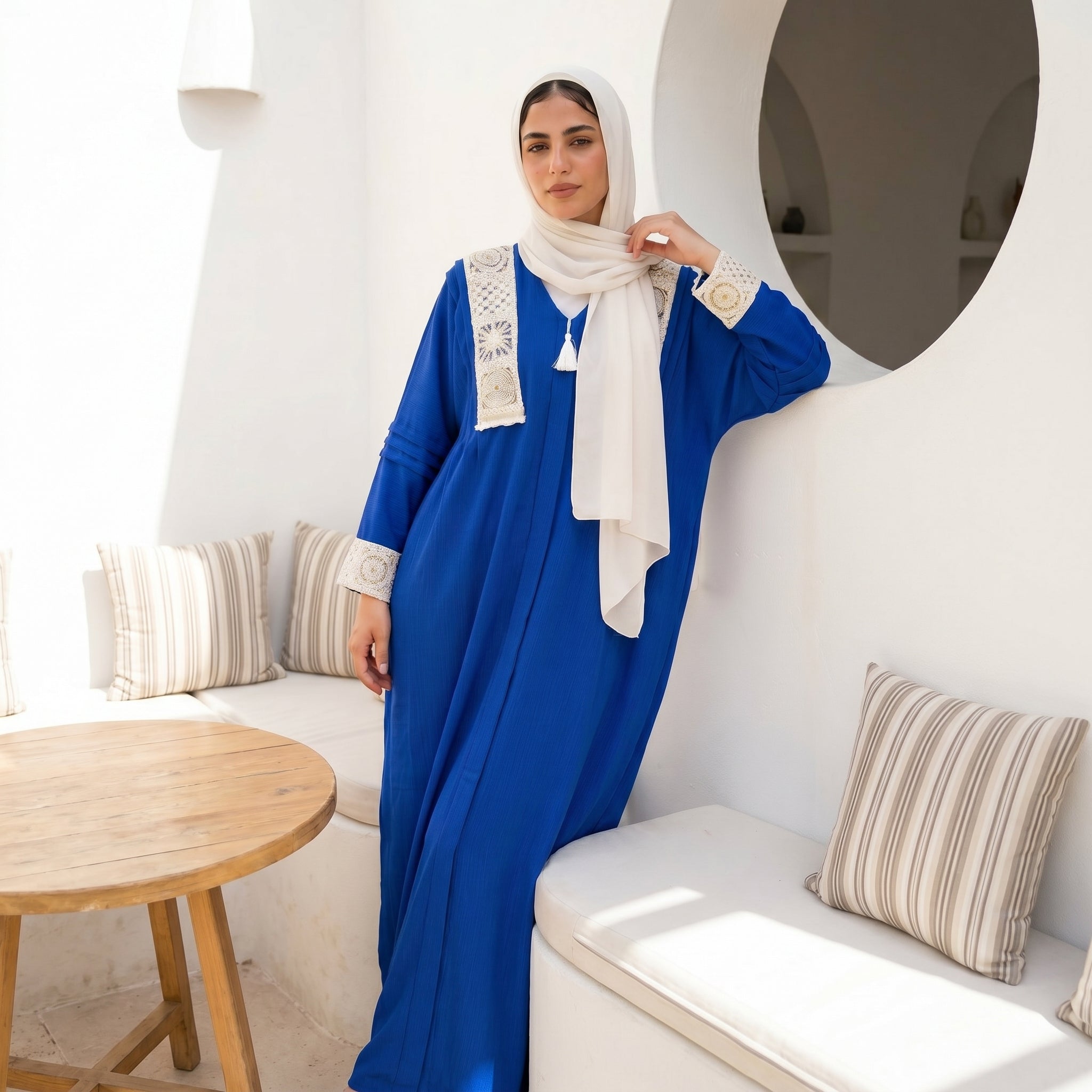 One-Size Embroidered Linen Abaya full view | عرض كامل لـعباية كتان مطرزة مقاس واحد – view 4 | لقطة 4