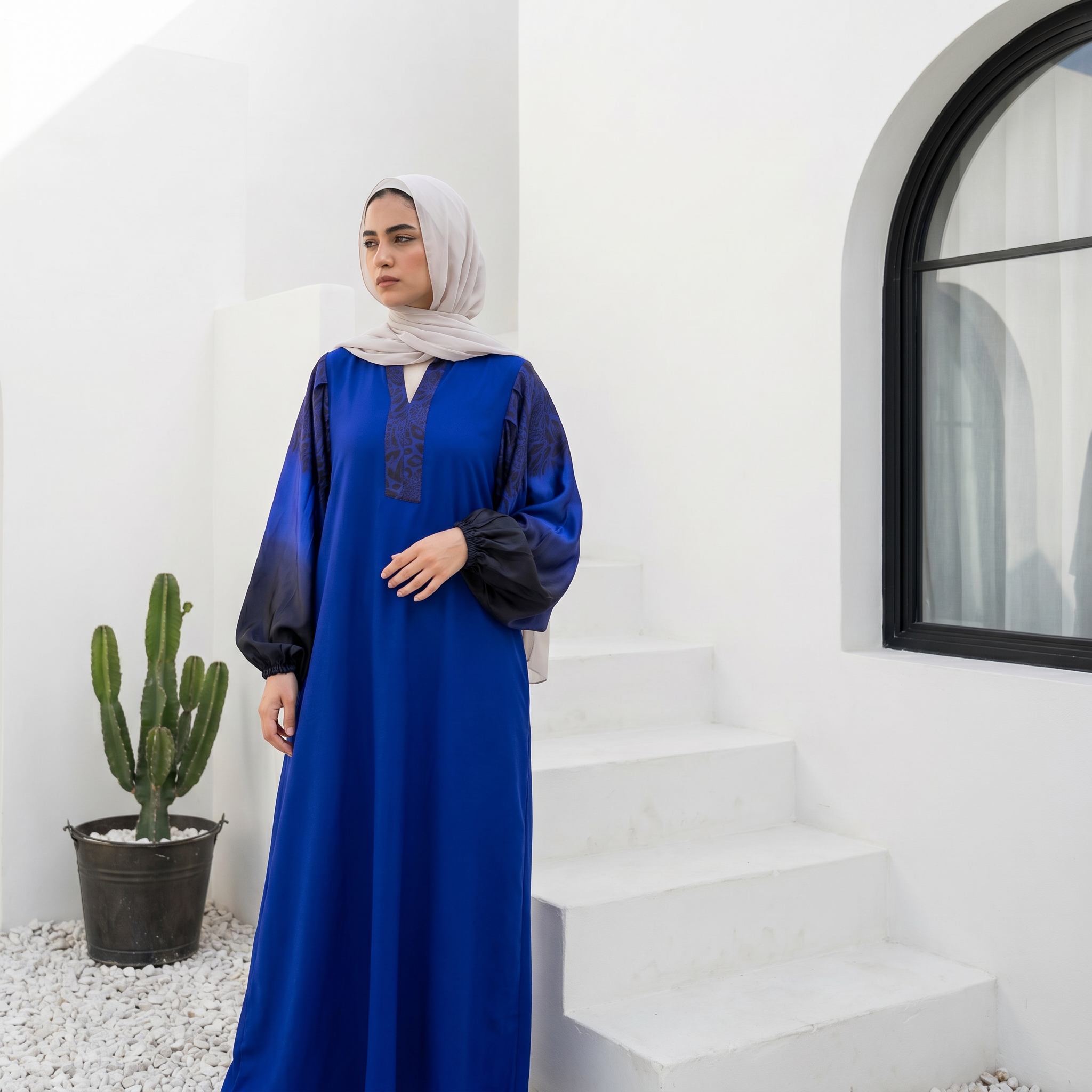 Crepe Abaya with Satin Sleeves full view | عرض كامل لـعباية كريب بأكمام ساتان – view 9 | لقطة 9