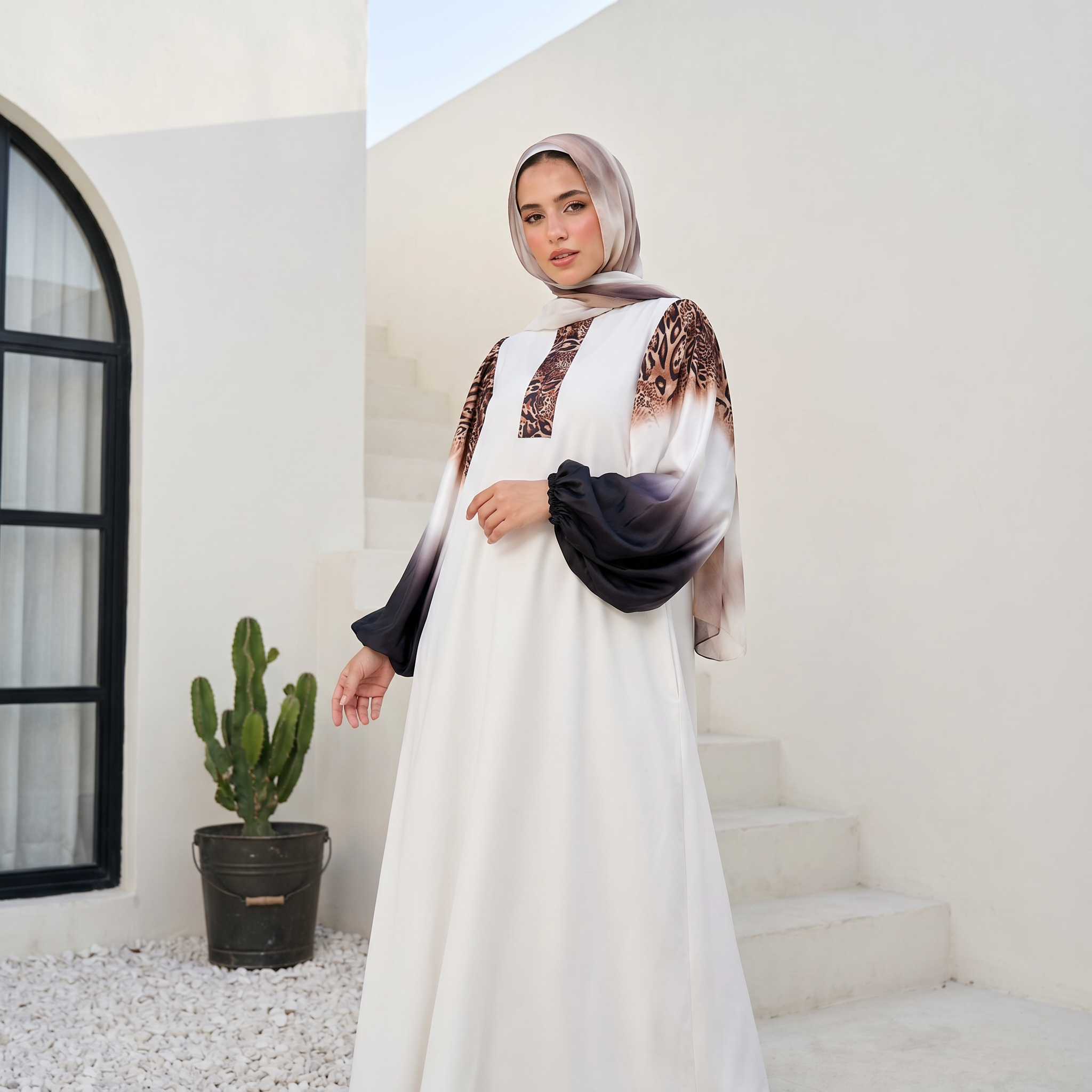 Crepe Abaya with Satin Sleeves full view | عرض كامل لـعباية كريب بأكمام ساتان – view 1 | لقطة 1