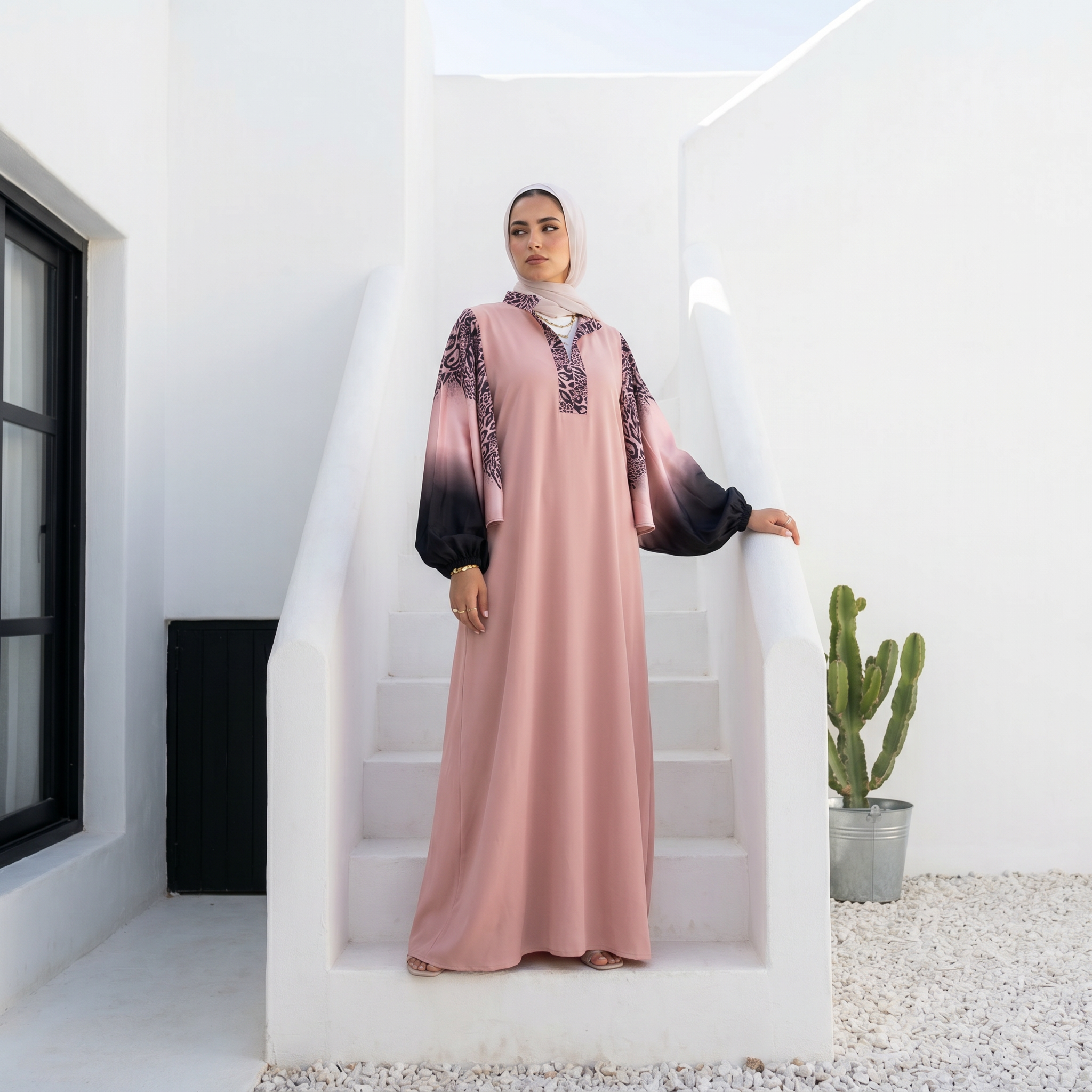 Crepe Abaya with Satin Sleeves full view | عرض كامل لـعباية كريب بأكمام ساتان – view 3 | لقطة 3