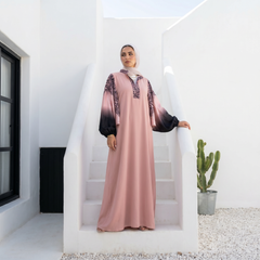 Crepe Abaya with Satin Sleeves full view | عرض كامل لـعباية كريب بأكمام ساتان – view 3 | لقطة 3