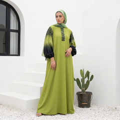 Crepe Abaya with Satin Sleeves full view | عرض كامل لـعباية كريب بأكمام ساتان – view 7 | لقطة 7